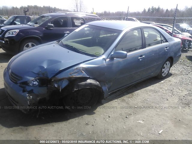 JTDBE32K040291163 - 2004 TOYOTA CAMRY LE/XLE Light Blue photo 2