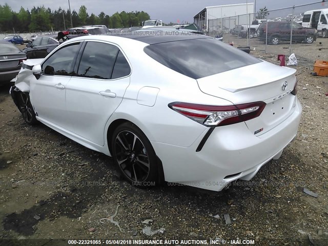 4T1B61HK3JU025774 - 2018 TOYOTA CAMRY XSE WHITE photo 3