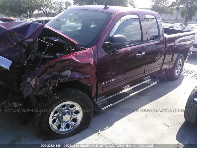 1GCRCSEA5DZ242859 - 2013 CHEVROLET SILVERADO C1500 LT RED photo 2