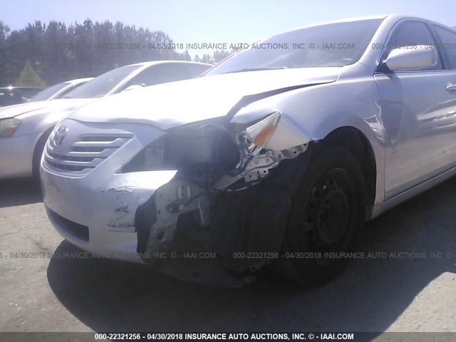 4T4BE46KX8R038724 - 2008 TOYOTA CAMRY CE/LE/XLE/SE SILVER photo 6
