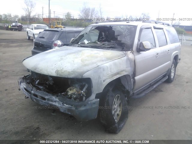 3GNFK16Z14G313275 - 2004 CHEVROLET SUBURBAN K1500 SILVER photo 2