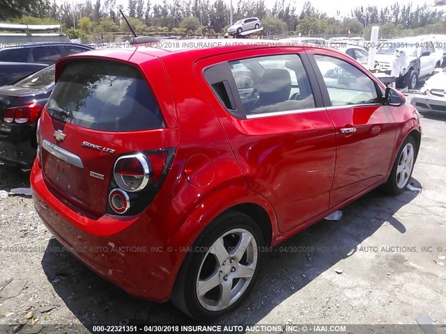 1G1JE6SB9F4107436 - 2015 CHEVROLET SONIC LTZ RED photo 4