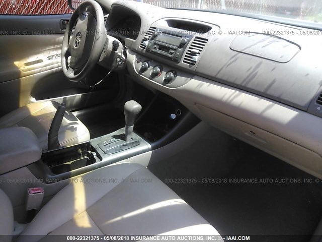 4T1BE32KX3U762335 - 2003 TOYOTA CAMRY LE/XLE/SE იასამნისფერი ფოტო 5