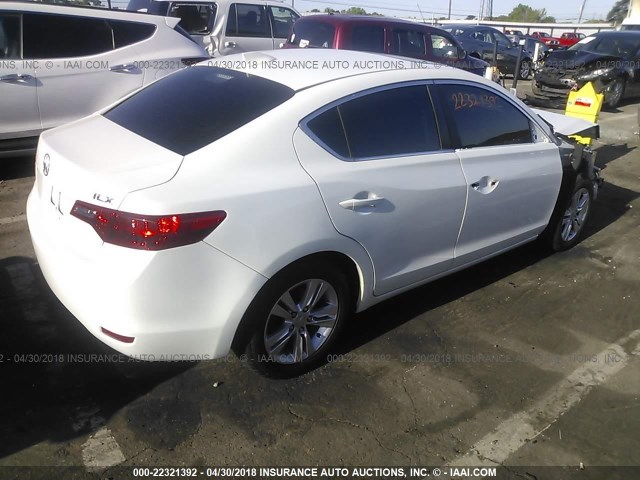 19VDE1F32DE014062 - 2013 ACURA ILX 20 WHITE photo 4