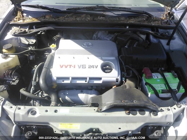 4T1BF30K05U620501 - 2005 TOYOTA CAMRY LE/XLE/SE ვერცხლისფერი ფოტო 10