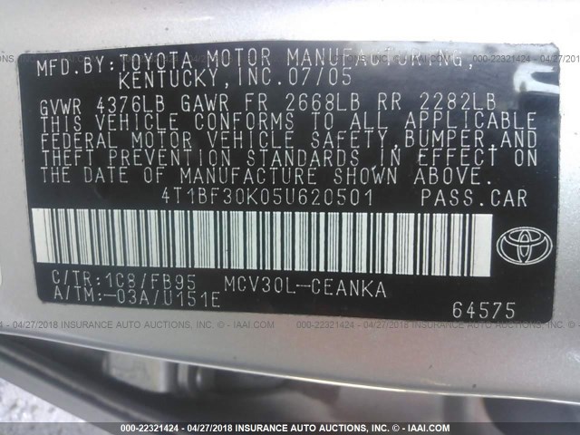 4T1BF30K05U620501 - 2005 TOYOTA CAMRY LE/XLE/SE ვერცხლისფერი ფოტო 9