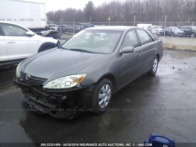 4T1BE32KX4U925731 - 2004 TOYOTA CAMRY LE/XLE/SE ნაცრისფერი ფოტო 2