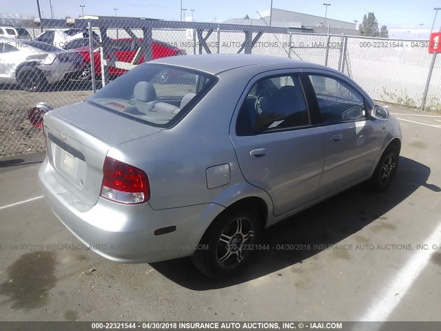 KL1TD52645B281030 - 2005 CHEVROLET AVEO LS SILVER photo 4