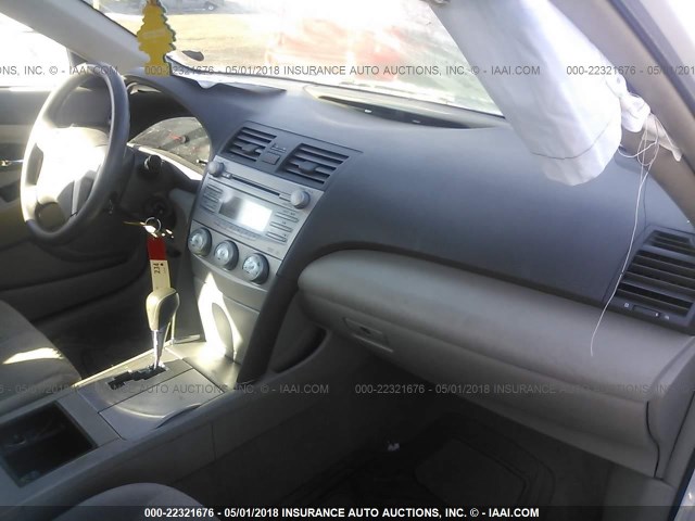 4T1BE46K99U917174 - 2009 TOYOTA CAMRY SE/LE/XLE WHITE photo 5