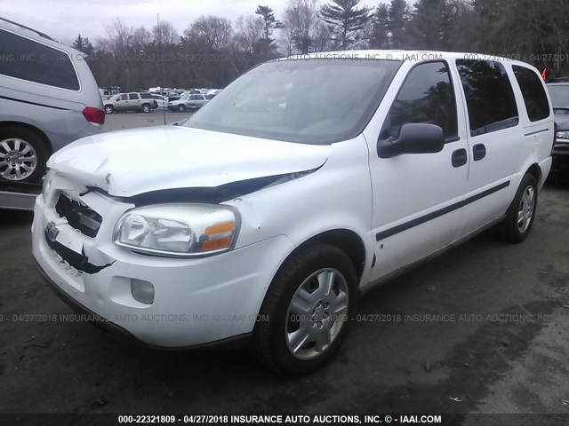 1GNDV23W48D131197 - 2008 CHEVROLET UPLANDER LS WHITE photo 2