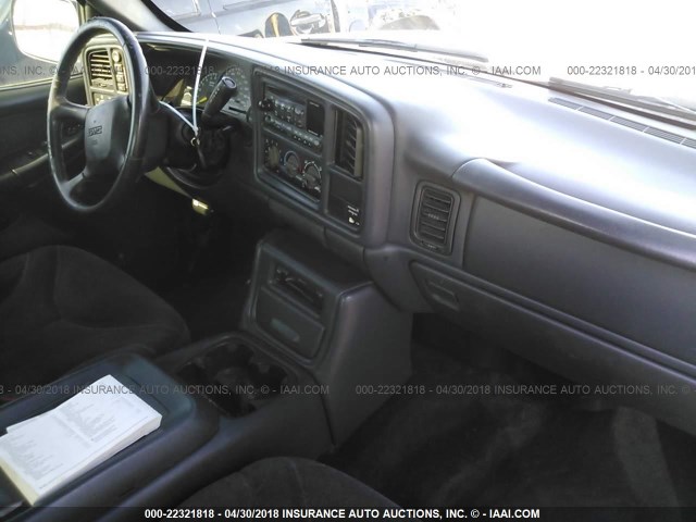 1GTEK19T71E343640 - 2001 GMC NEW SIERRA K1500 GRAY photo 5