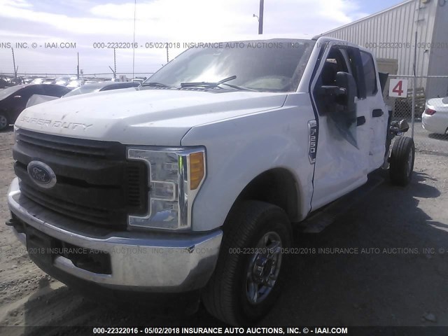 1FT7W2B66HED43257 - 2017 FORD F250 SUPER DUTY WHITE photo 2