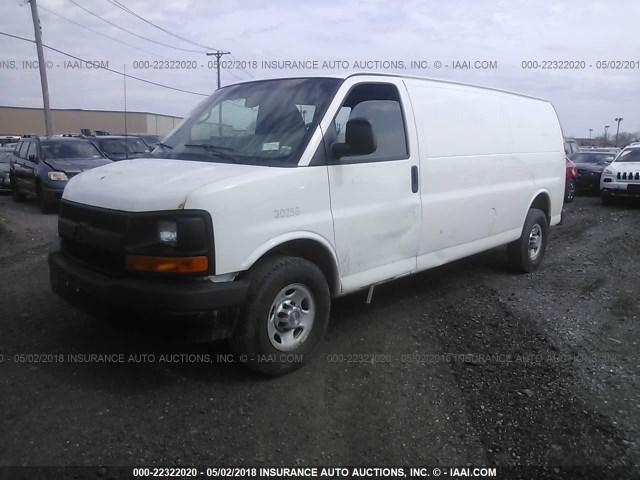 1GCWGGBA7C1100454 - 2012 CHEVROLET EXPRESS G2500  WHITE photo 2