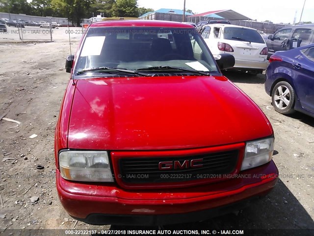 1GTCS195X18188010 - 2001 GMC SONOMA RED photo 6