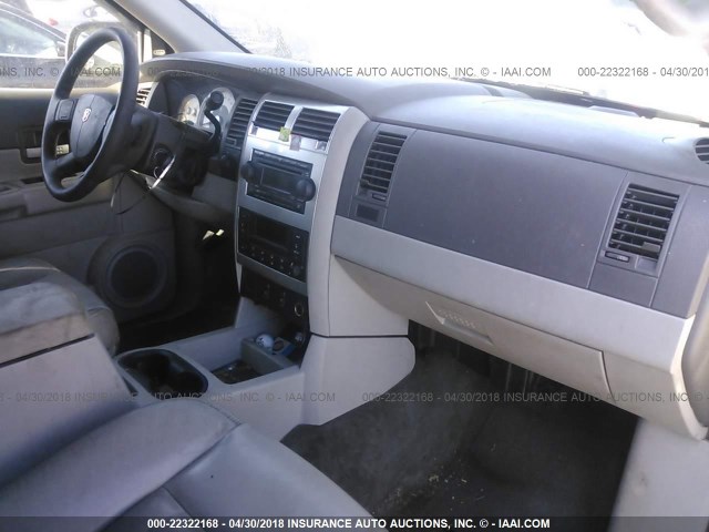 1D4HB58N64F169343 - 2004 DODGE DURANGO LIMITED BLACK photo 5