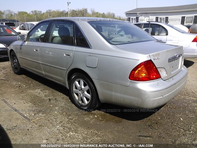 4T1BF28B4YU110994 - 2000 TOYOTA AVALON XL/XLS SILVER photo 3