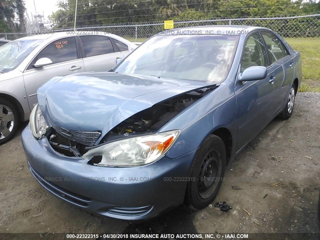 4T1BE32K62U548697 - 2002 TOYOTA CAMRY LE/XLE/SE BLUE photo 2