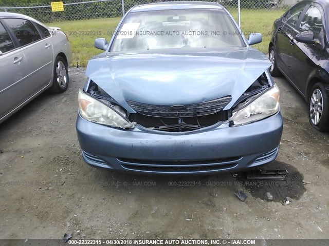 4T1BE32K62U548697 - 2002 TOYOTA CAMRY LE/XLE/SE ლურჯი ფოტო 6