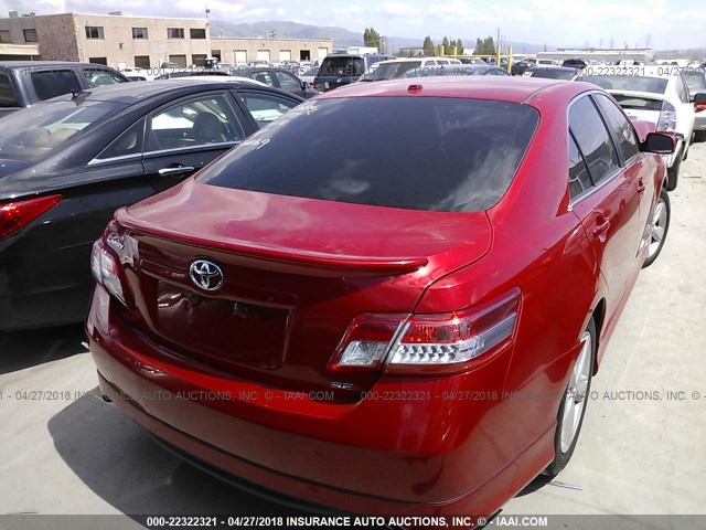 4T1BK3EK3BU623117 - 2011 TOYOTA CAMRY SE/LE/XLE წითელი ფოტო 4
