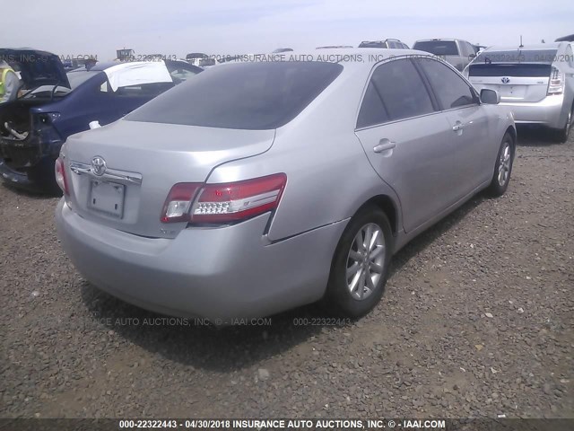 4T1BK3EK1BU625982 - 2011 TOYOTA CAMRY SE/LE/XLE SILVER photo 4