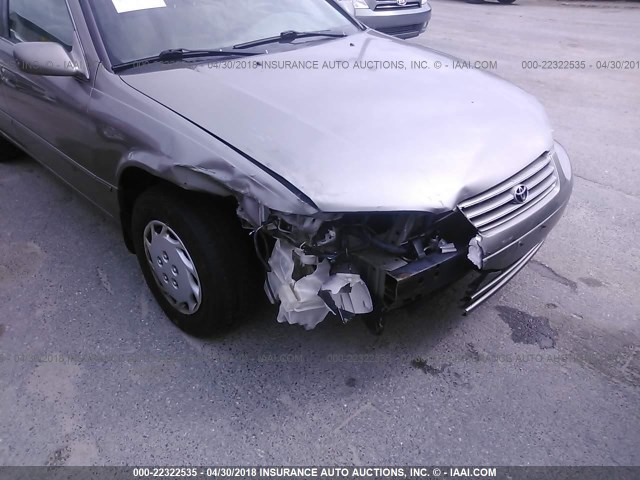 4T1BG22K9WU336418 - 1998 TOYOTA CAMRY CE/LE/XLE GRAY photo 6