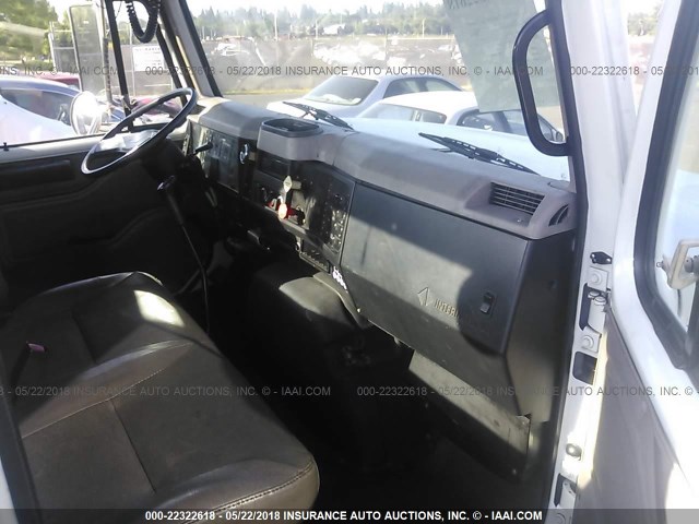 1HTSCAAN3XH644722 - 1999 INTERNATIONAL 4000 4700 WHITE photo 5