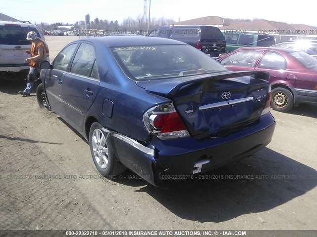 4T1BF30K45U084703 - 2005 TOYOTA CAMRY LE/XLE/SE BLUE photo 3