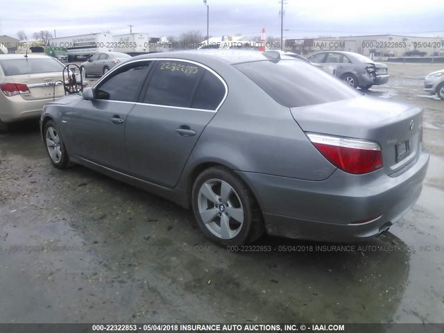 WBANV13558CZ59504 - 2008 BMW 528 XI SILVER photo 3