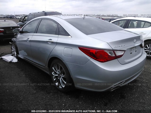 5NPEC4ACXDH588141 - 2013 HYUNDAI SONATA SE/LIMITED SILVER photo 3