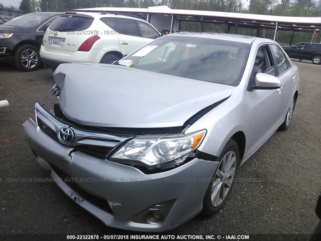 4T4BF1FK4CR244612 - 2012 TOYOTA CAMRY SE/LE/XLE SILVER photo 2