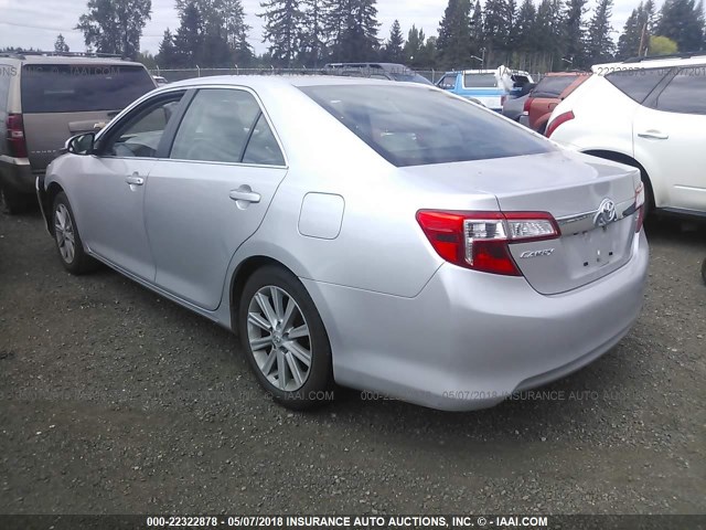 4T4BF1FK4CR244612 - 2012 TOYOTA CAMRY SE/LE/XLE SILVER photo 3