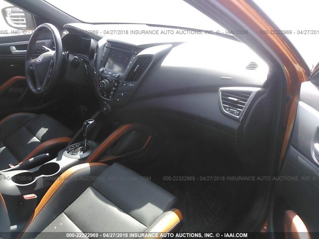 KMHTC6AE8GU286793 - 2016 HYUNDAI VELOSTER TURBO ORANGE photo 5