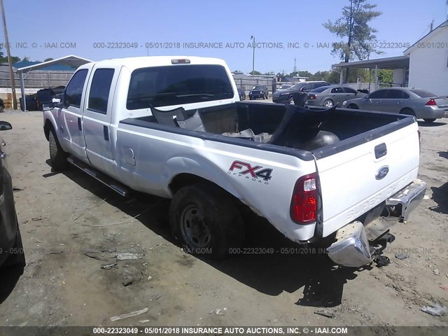 1FT7W2BT8BED03632 - 2011 FORD F250 SUPER DUTY WHITE photo 3