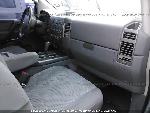 5N1AA08A15N736806 - 2005 NISSAN ARMADA SE/LE SILVER photo 5