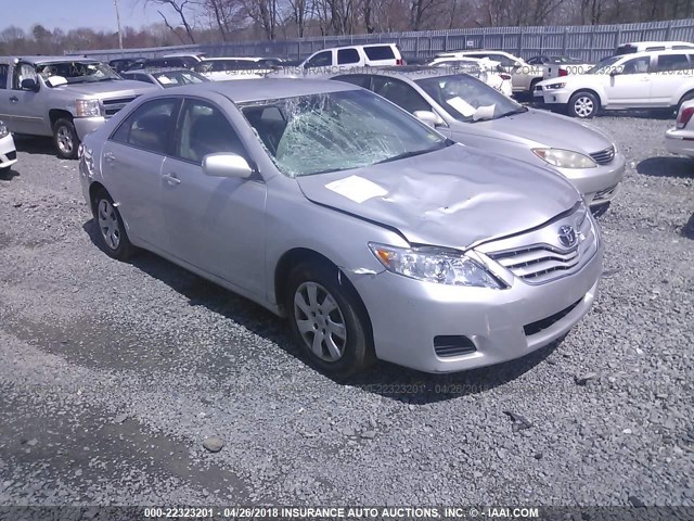 4T1BF3EKXBU745977 - 2011 TOYOTA CAMRY SE/LE/XLE SILVER photo 1