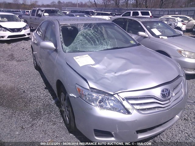 4T1BF3EKXBU745977 - 2011 TOYOTA CAMRY SE/LE/XLE SILVER photo 6