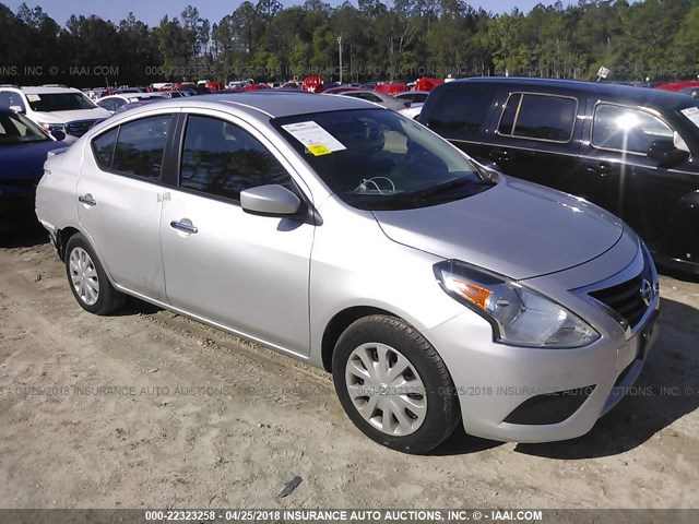 3N1CN7AP6JL800117 - 2018 NISSAN VERSA S/S PLUS/SV/SL SILVER photo 1