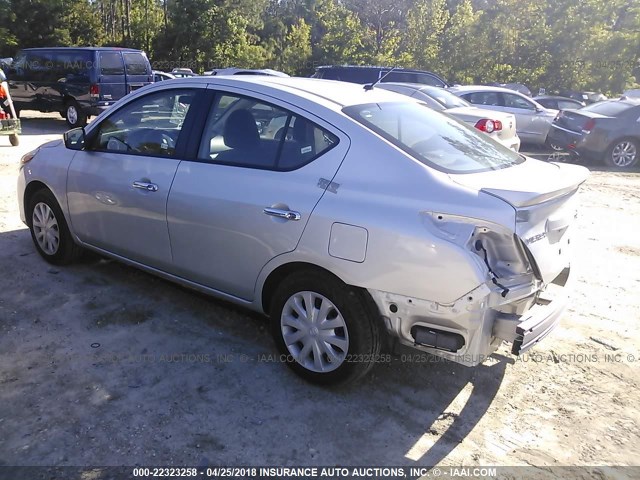 3N1CN7AP6JL800117 - 2018 NISSAN VERSA S/S PLUS/SV/SL SILVER photo 3