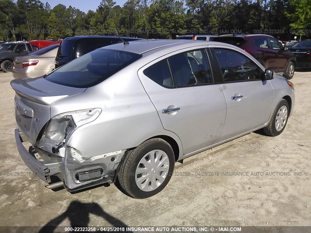 3N1CN7AP6JL800117 - 2018 NISSAN VERSA S/S PLUS/SV/SL SILVER photo 4