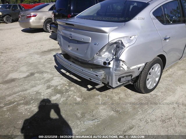 3N1CN7AP6JL800117 - 2018 NISSAN VERSA S/S PLUS/SV/SL SILVER photo 6