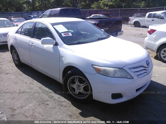 4T1BF3EK2AU555587 - 2010 TOYOTA CAMRY SE/LE/XLE SILVER photo 1