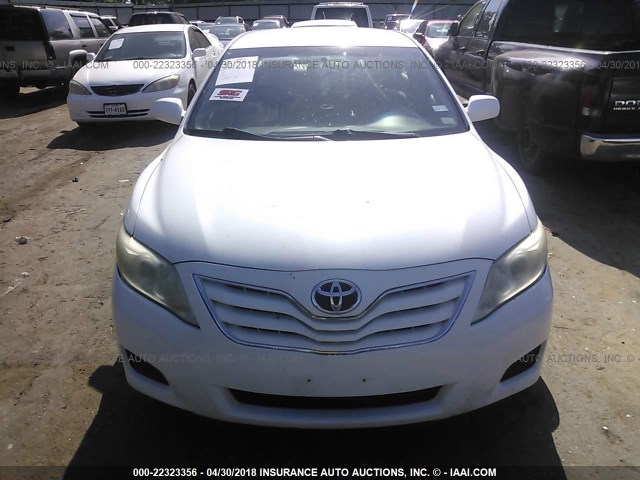 4T1BF3EK2AU555587 - 2010 TOYOTA CAMRY SE/LE/XLE SILVER photo 6