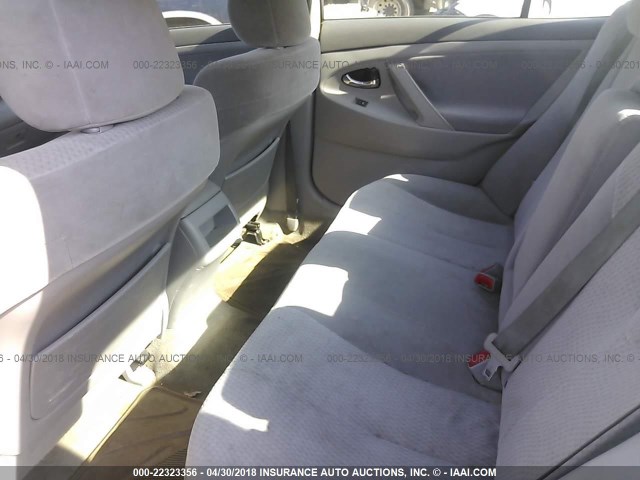 4T1BF3EK2AU555587 - 2010 TOYOTA CAMRY SE/LE/XLE SILVER photo 8