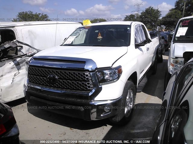 5TFRM5F17JX125658 - 2018 TOYOTA TUNDRA DOUBLE CAB SR/SR5 WHITE photo 2