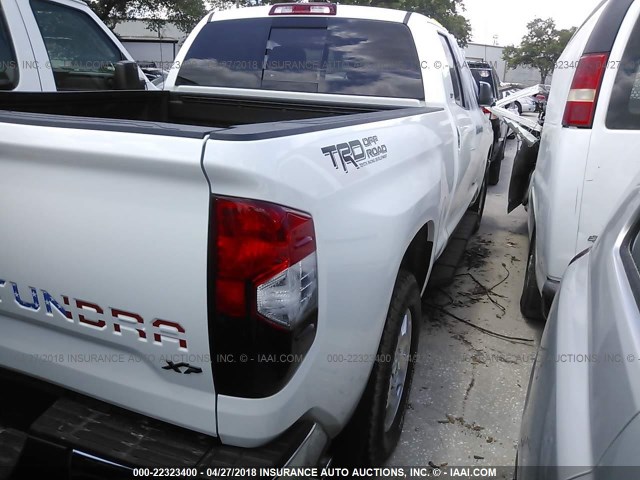 5TFRM5F17JX125658 - 2018 TOYOTA TUNDRA DOUBLE CAB SR/SR5 WHITE photo 4