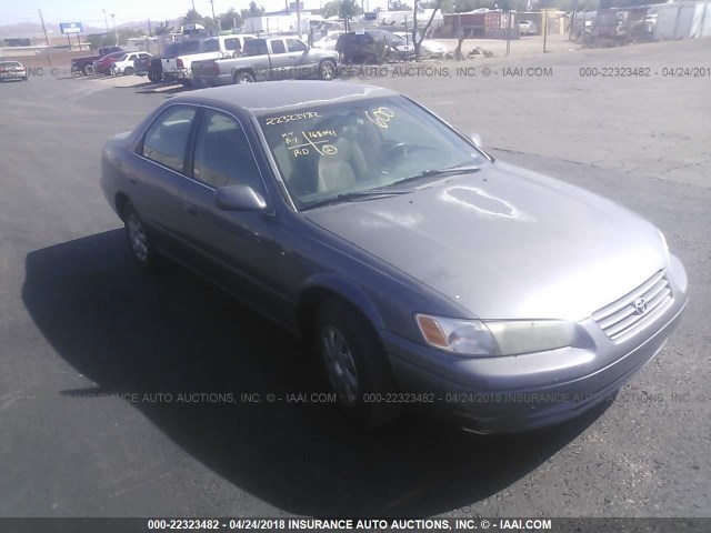 JT2BG22K9V0033058 - 1997 TOYOTA CAMRY LE/XLE GRAY photo 1