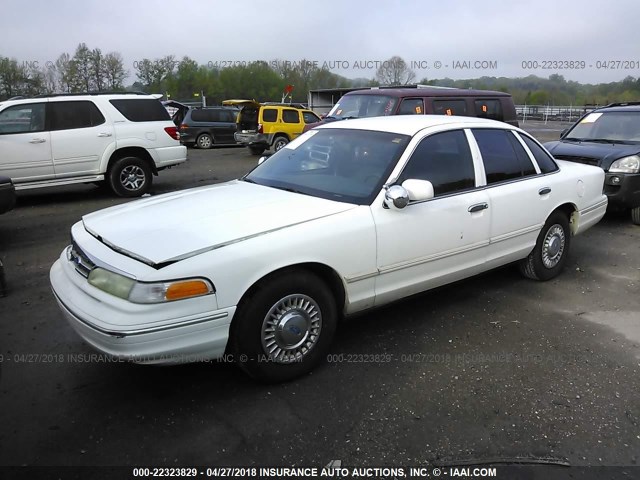 2FALP71W0TX171329 - 1996 FORD CROWN VICTORIA POLICE INTERCEPTOR WHITE photo 2