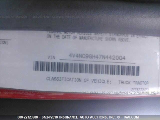 4V4NC9GH47N442004 - 2007 VOLVO VN RED photo 10