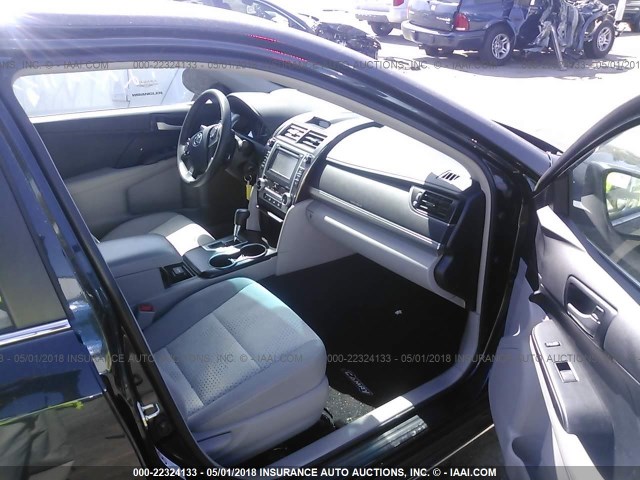 4T1BF1FK1EU853542 - 2014 TOYOTA CAMRY L/SE/LE/XLE 黑色 照片 5