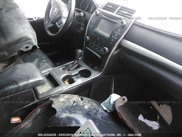 4T1BF1FK0GU515620 - 2016 TOYOTA CAMRY LE/XLE/SE/XSE RED photo 5